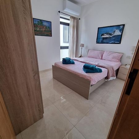 Modern Three Bedroom Apartment In Center Bugibba St. Paul's Bay Exterior photo