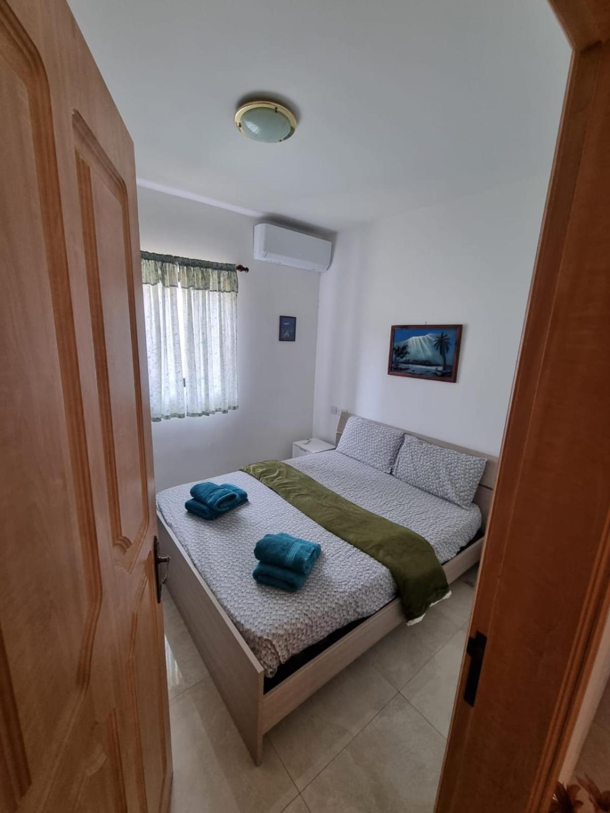 Modern Three Bedroom Apartment In Center Bugibba St. Paul's Bay Exterior photo
